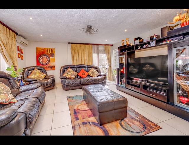 3 BEDROOM HOUSE FOR SALE IN RANDPARK RIDGE
